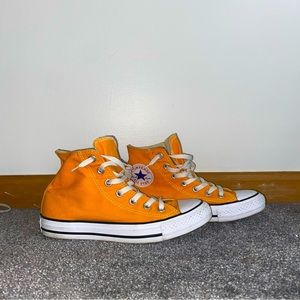 CONVERSE ORANGE HIGH TOP GREAT CONDITION